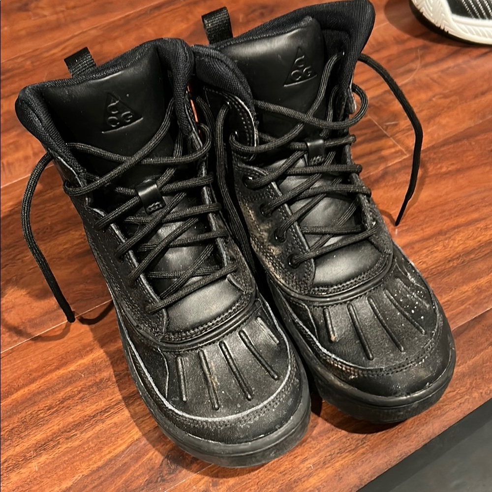 Nike ACG Black Boots